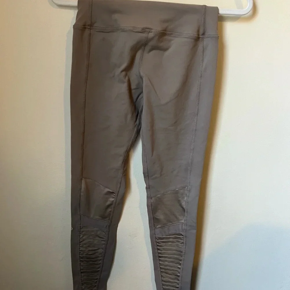 Alo high Waist Moto Leggings, size small